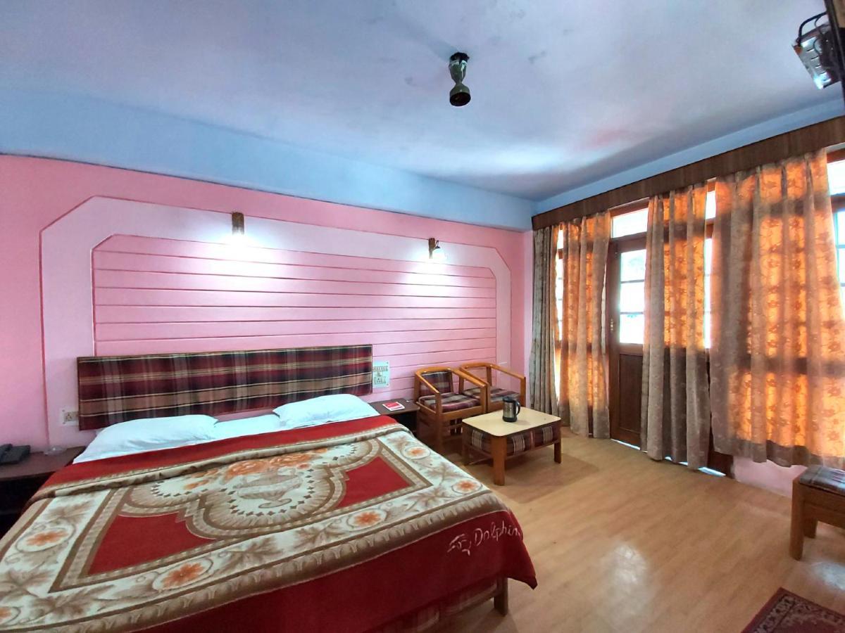 Hotel Radhe Continental Nainital Exteriör bild