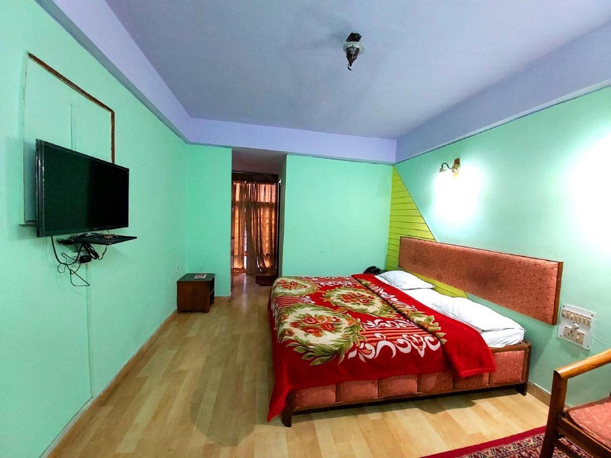 Hotel Radhe Continental Nainital Exteriör bild