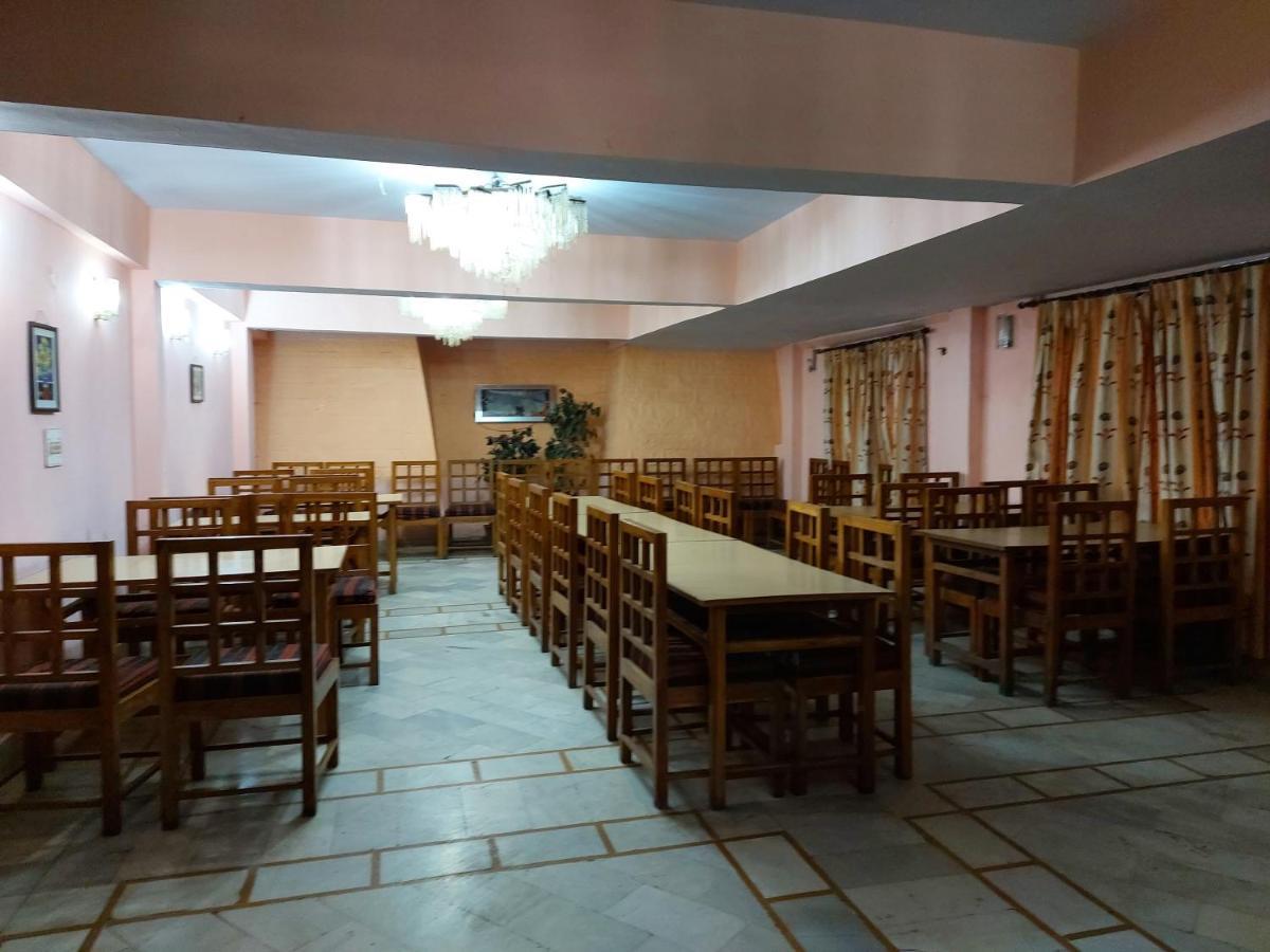 Hotel Radhe Continental Nainital Exteriör bild
