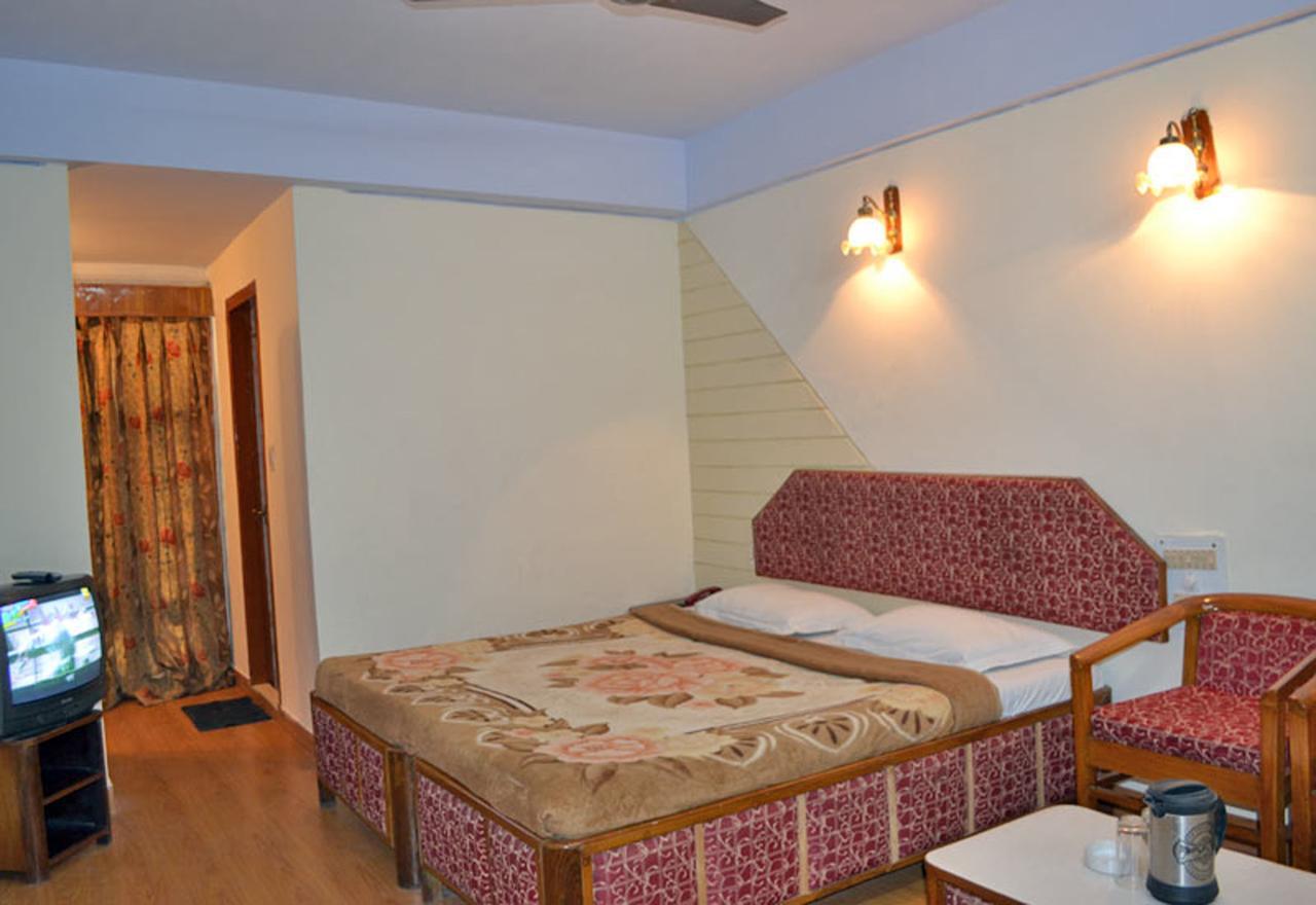 Hotel Radhe Continental Nainital Exteriör bild