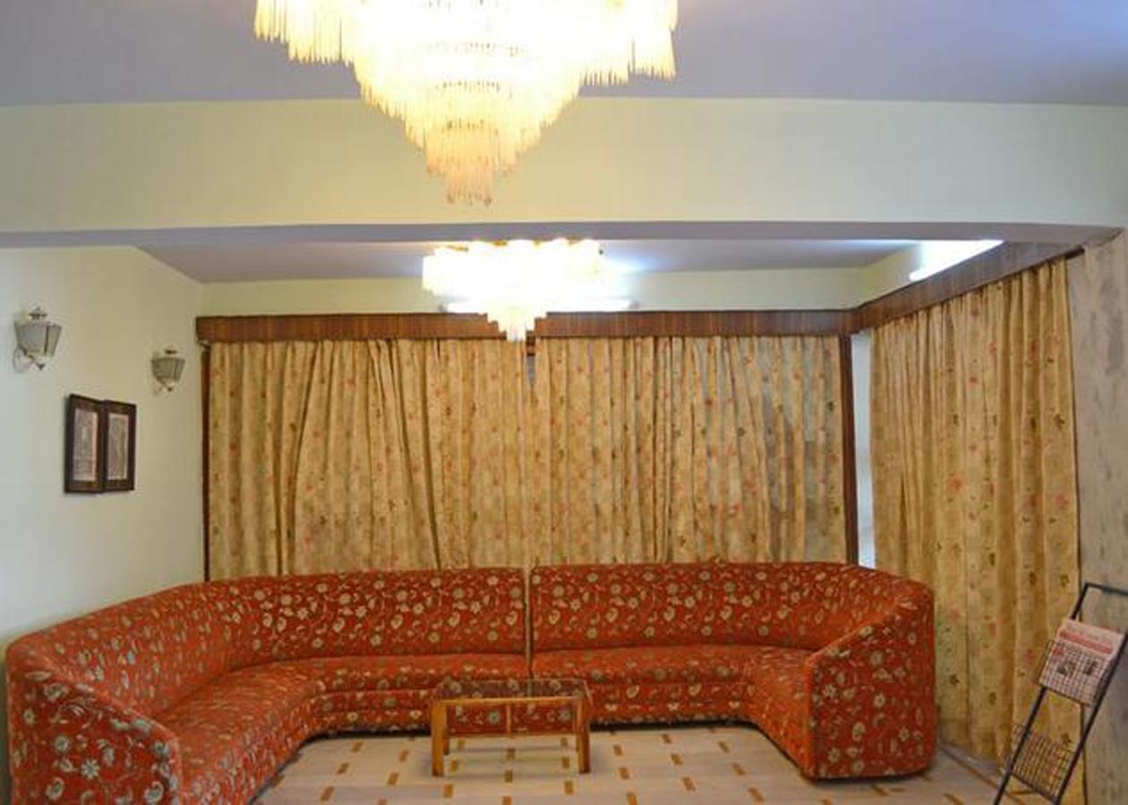 Hotel Radhe Continental Nainital Exteriör bild
