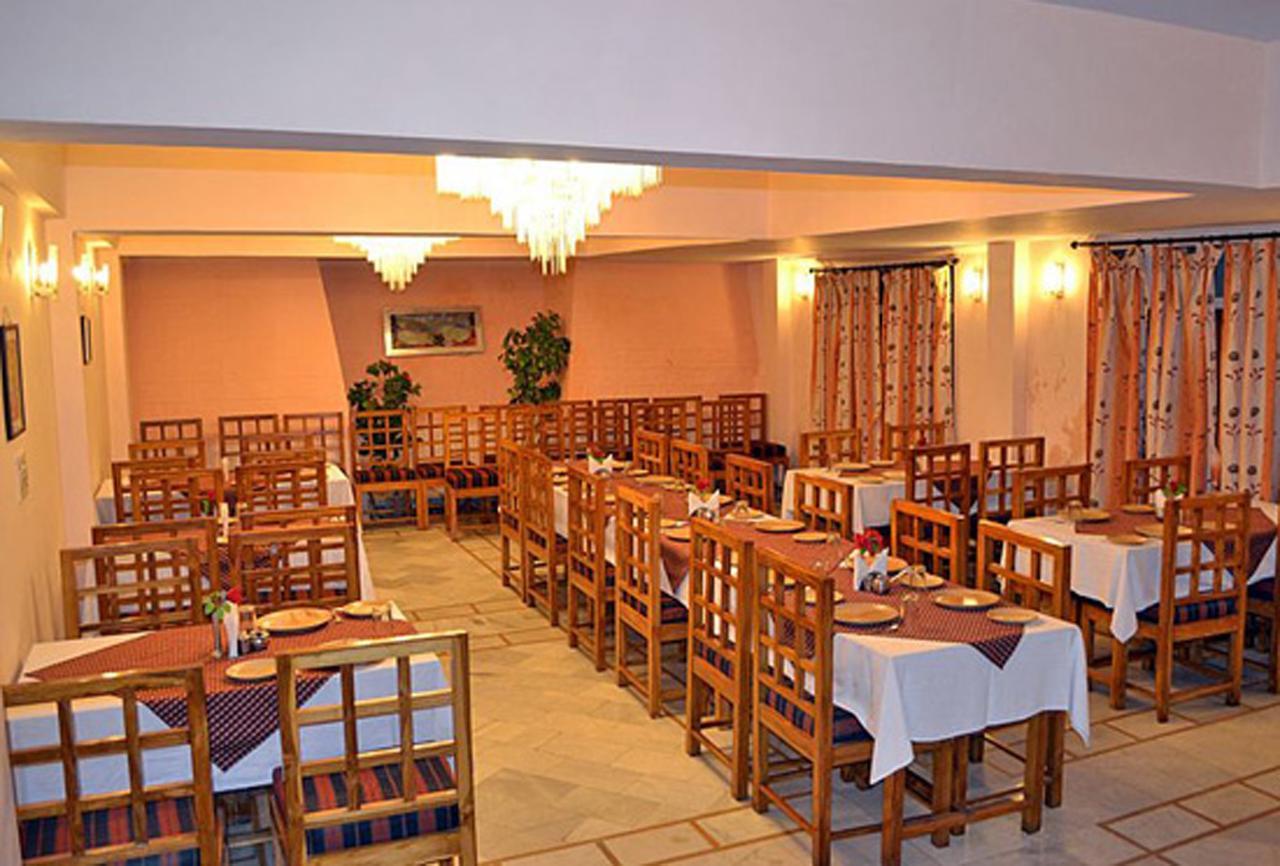 Hotel Radhe Continental Nainital Exteriör bild