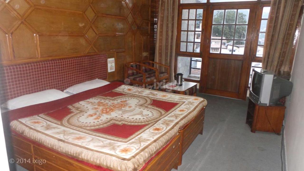 Hotel Radhe Continental Nainital Exteriör bild